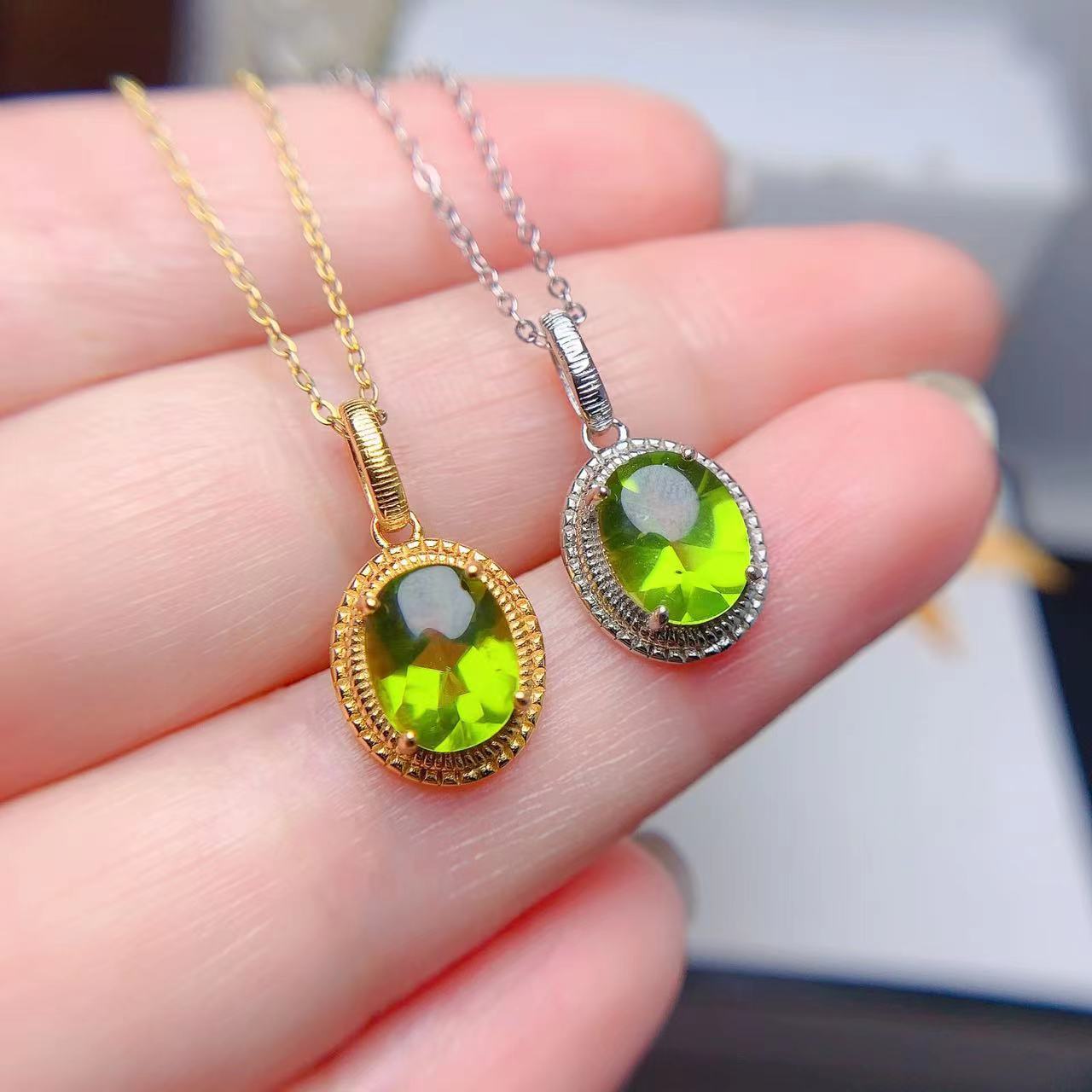 Inlaid Plain Olivine Pendant Necklace